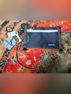 KAVU Tahoma Trail Mix 2-in-1 Crossbody Travel Pouch Bag NWT